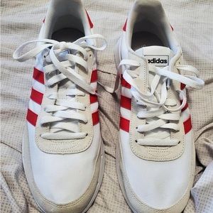 Men’s athletic shoes